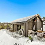 Overlooking Ryfylke Fjord Tatil Evi *