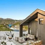 Overlooking Ryfylke Fjord Tatil Evi