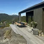 Ferienhaus Overlooking Ryfylke Fjord
